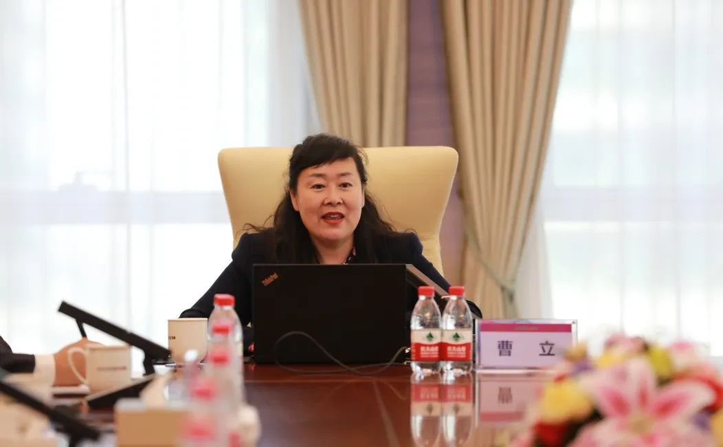 学习两会精神 凝聚奋进力量——腾博官网诚信为本,专业服务集团组织召开两会精神转达学习会
